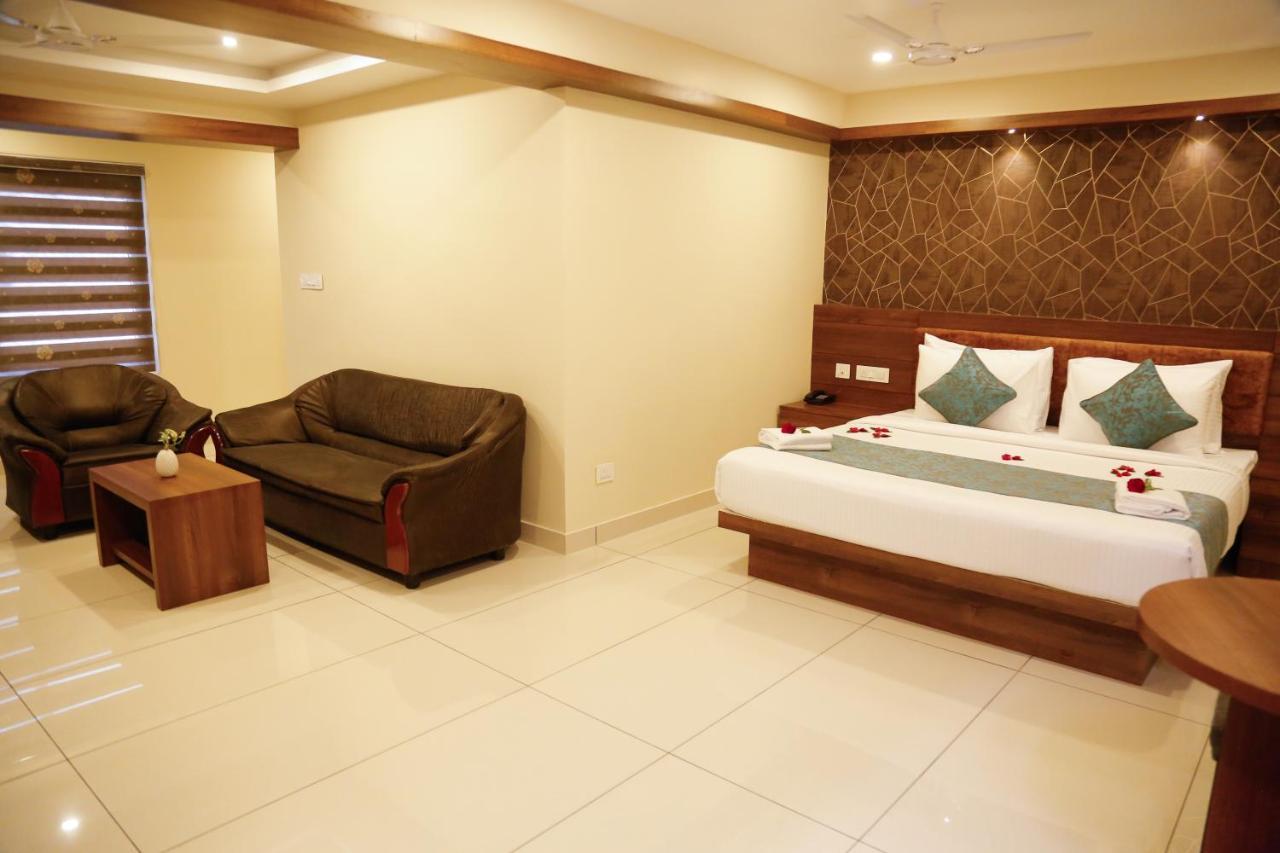 Hotel Crystals Cove Thekkady Exteriör bild
